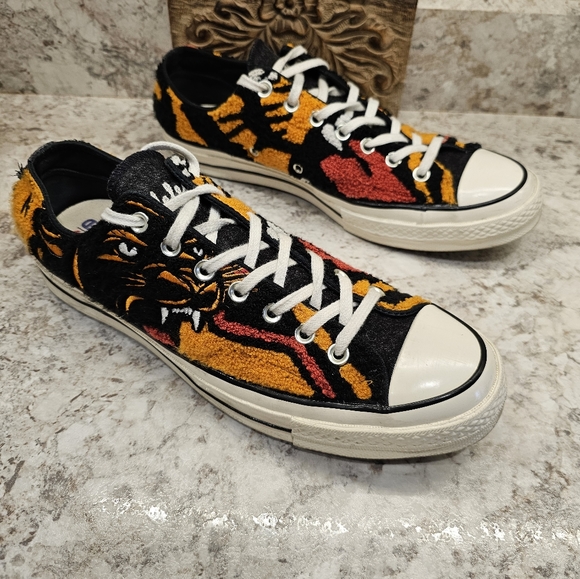 Converse x Undefeated Chuck 70 Low 'Varsity Jacket' - Picture 10 of 10